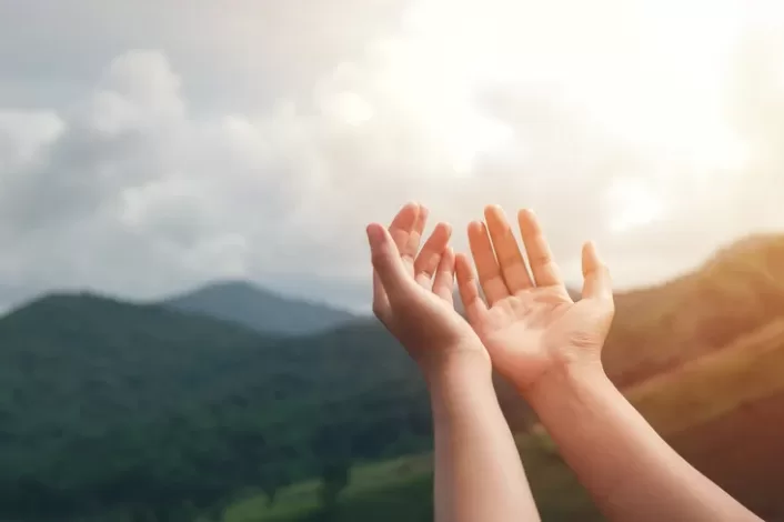 Manos al cielo